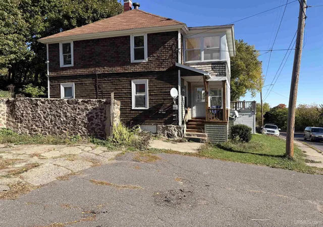 Homes for sale in Hancock, MI | 319 White St, Hancock, MI 49930 | MLS# 50209606