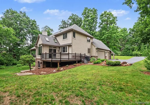 4th image of 10490 Deer Ridge Trl, Holly, MI 48442 | MLS# 61002346