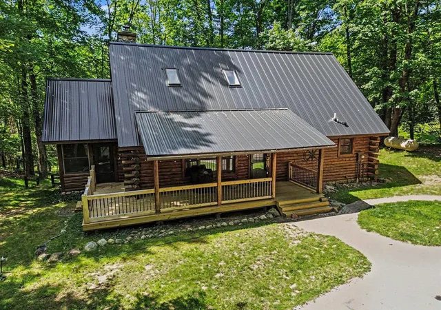 Homes for sale in Farwell, MI | 4882 White Birch Ln, Farwell, MI 48622 | MLS# 50211543