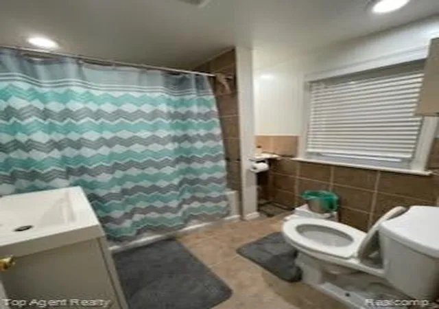 3rd image of 11597 Duchess St, Detroit, MI 48224 | MLS# 60948488
