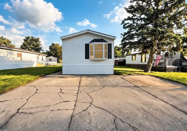 Photo 2 of Manufactured In Park at 29767 Jamestown Dr, Chesterfield, MI 48051 | MLS# 50209794 | | Sold on 2026-06-23