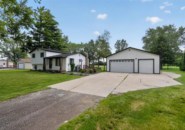 Homes for sale in Swartz Creek, MI | 3371 Van Vleet Rd, Swartz Creek, MI 48473 | MLS# 70541002