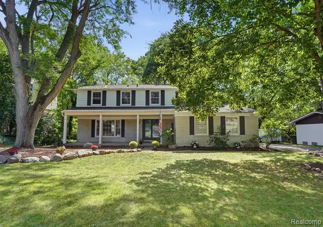 Photo 1 of Single family home for sale at 30954 Oak Valley Dr, Farmington Hills, MI 48331 1418 | MLS# 61025258 | Listing updated on 2026-08-28