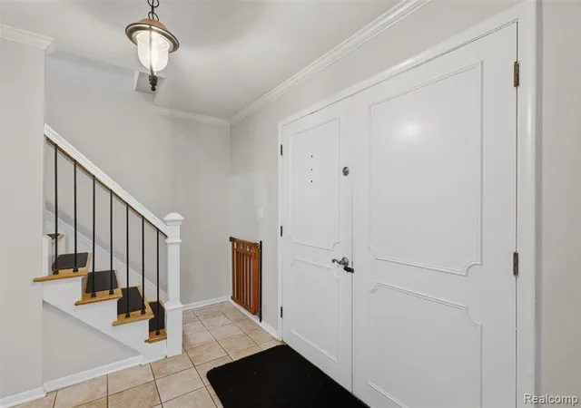 Photo 3 of Single family home for sale at 30954 Oak Valley Dr, Farmington Hills, MI 48331 1418 | MLS# 61025258 | Listing updated on 2026-08-28
