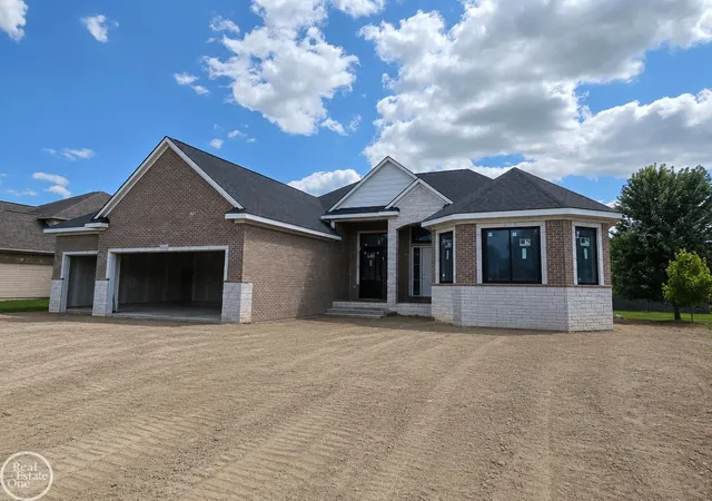 Photo 1 of Single family home for sale at 27176 Oxbow Lake Dr, New Baltimore, MI 48051 | MLS# 50203638 | Listing updated on 2026-08-06