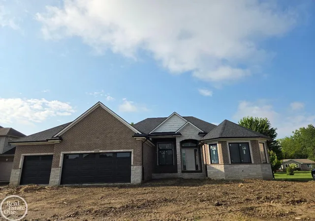 Photo 3 of Single family home for sale at 27176 Oxbow Lake Dr, New Baltimore, MI 48051 | MLS# 50203638 | Listing updated on 2026-08-06