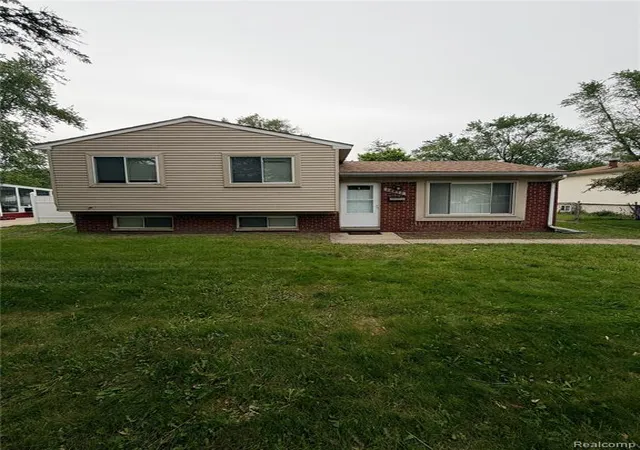 Homes for sale in Romulus, MI | 28472 Greenview St, Romulus, MI 48174 | MLS# 61001184