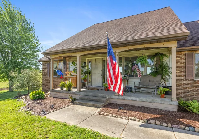 3rd image of 2189 W Vermontville Hwy, Charlotte, MI 48813 | MLS# 70545572