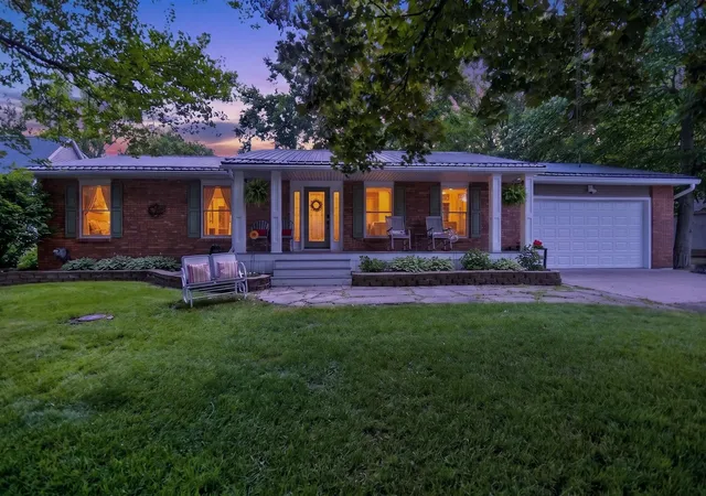 1st image of 16395 Prairie Brook Rd, Schoolcraft, MI 49087 | MLS# 70539850