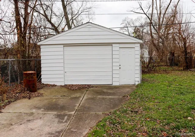 Photo 3 of Single family home for sale at 1338 Helen St, Inkster, MI 48141 1726 | MLS# 61010380 | Listing updated on 2026-08-27