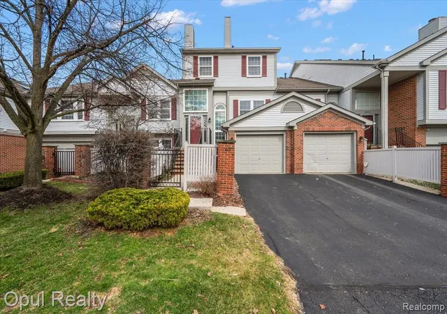 Homes for sale in Plymouth, MI | 49714 Draper Circle, Plymouth, MI 48170 | Houzeo