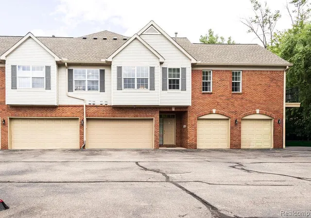Homes for sale in Woodhaven, MI | 23044 Williamsburg Cir, Woodhaven, MI 48183 | MLS# 61006132