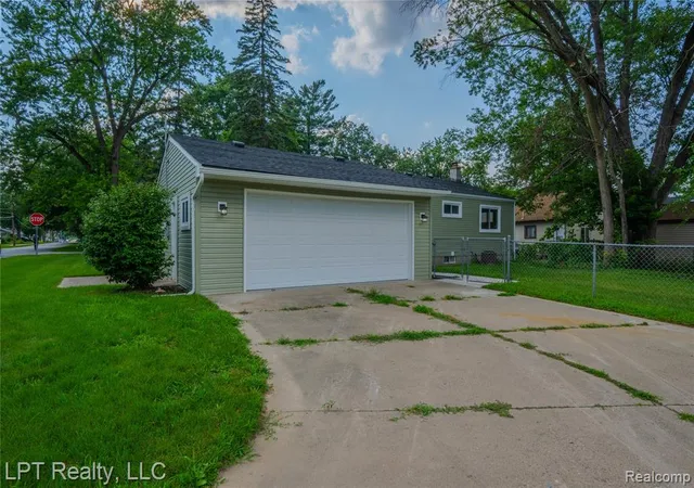 Homes for sale in Redford, MI | 19412 Gaylord, Redford, MI 48240 | MLS# 61009908