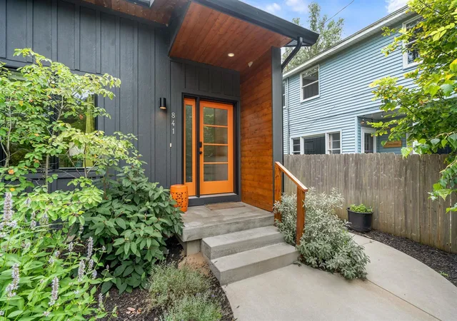Photo 3 of Single family home for sale at 841 Holland St, Saugatuck, MI 49453 | MLS# 70547782 | Listing updated on 2026-09-16