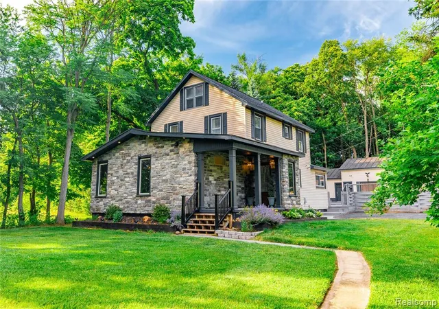 2nd image of 4860 Bluebush Rd, Monroe, MI 48162 9452 | MLS# 61006018