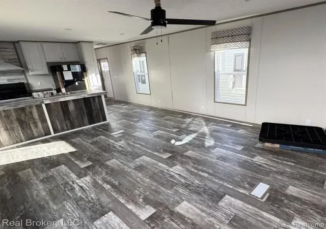 Photo 2 of Sale Pending at 2995 Detroit Rd, Niles, MI 49120 9487 | MLS# 61013323 | Listing updated on 2026-08-27