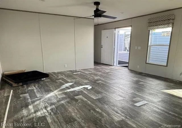 Photo 3 of Sale Pending at 2995 Detroit Rd, Niles, MI 49120 9487 | MLS# 61013323 | Listing updated on 2026-08-27