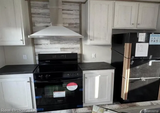 Photo 4 of Sale Pending at 2995 Detroit Rd, Niles, MI 49120 9487 | MLS# 61013323 | Listing updated on 2026-08-27