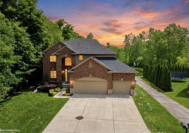 Homes for sale in Shelby Twp, MI | 4308 Hawks Nest Rd, Shelby Twp, MI 48317 | MLS# 50213838