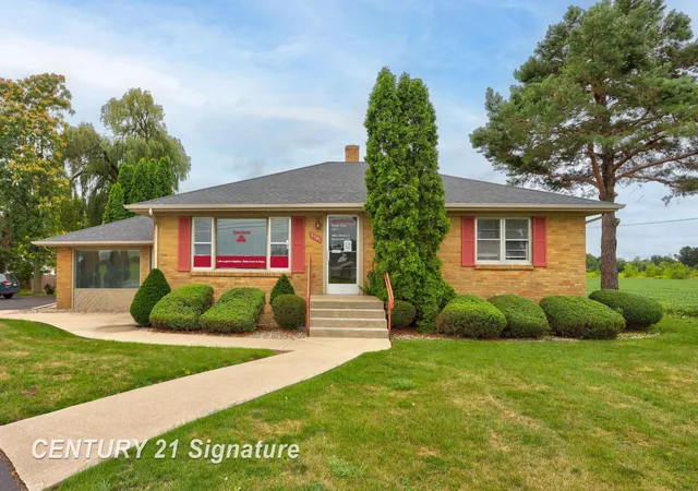 1st image of 3741 Tittabawassee Rd, Saginaw, MI 48604 | MLS# 50186430