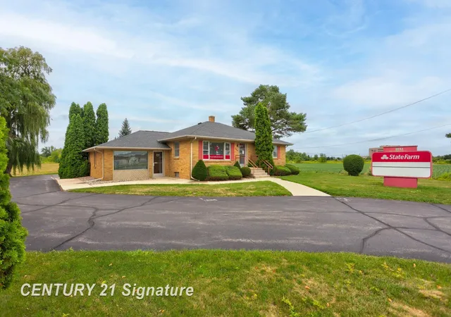 2nd image of 3741 Tittabawassee Rd, Saginaw, MI 48604 | MLS# 50186430