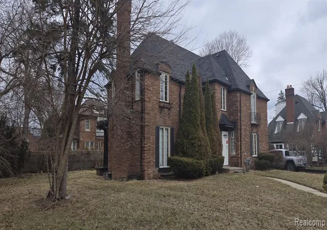 Photo 2 of Single Family Residence at 550 W Grixdale, Highland Park, MI 48203 | MLS# 60977942 | | Sold on 2026-08-03