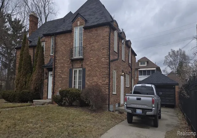 Photo 3 of Single Family Residence at 550 W Grixdale, Highland Park, MI 48203 | MLS# 60977942 | | Sold on 2026-08-03