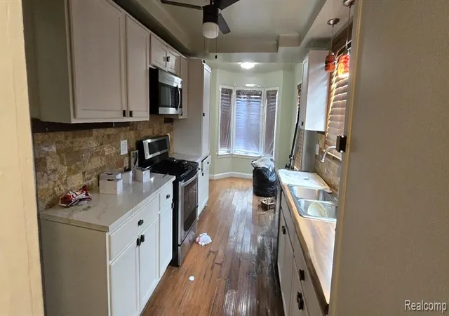 Photo 5 of Single Family Residence at 550 W Grixdale, Highland Park, MI 48203 | MLS# 60977942 | | Sold on 2026-08-03