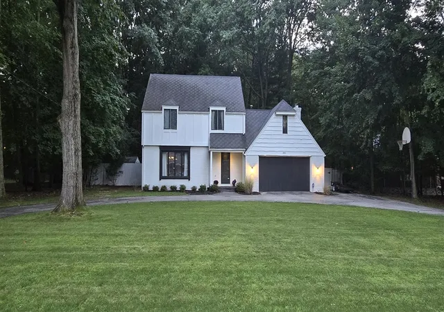 Photo 3 of Single family home for sale at 3995 Stryker Dr, Norton Shores, MI 49441 | MLS# 70555270 | Listing updated on 2026-09-13