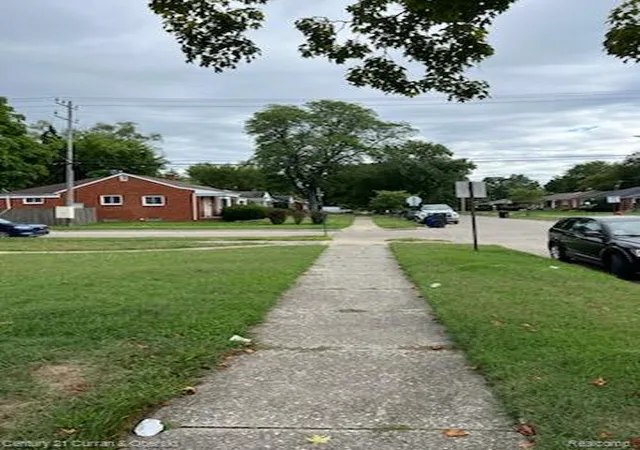 4th image of 20500 Braile St, Detroit, MI 48219 | MLS# 60931587