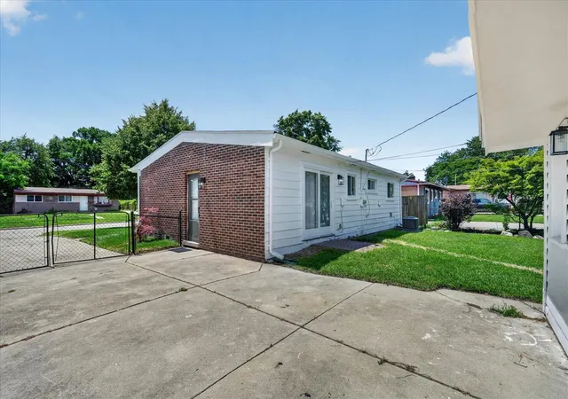 Homes for sale in Westland, MI | 34330 Florence St, Westland, MI 48185 | MLS# 70541453