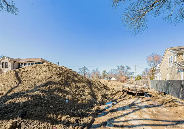 Photo 4 of Single family home for sale at 1397 Hazel St, Birmingham, MI 48009 | MLS# 60975240 | Listing updated on 2026-07-07