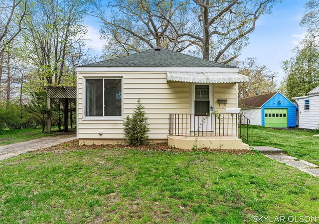 Homes for sale in Muskegon, MI | 2153 Philo Ave, Muskegon, MI 49441 | MLS# 70532659