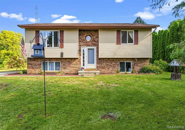 Photo 3 of Single family home for sale at 8491 E Mount Morris Rd, Otisville, MI 48463 9464 | MLS# 61025678 | Listing updated on 2026-09-13