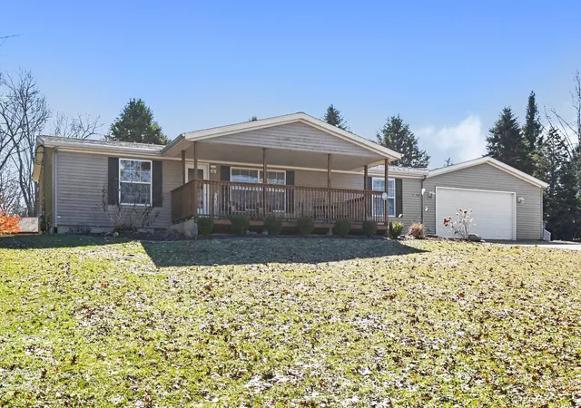 Homes for sale in Dowagiac, MI | 32745 Haley Dr, Dowagiac, MI 49047 | MLS# 50212721