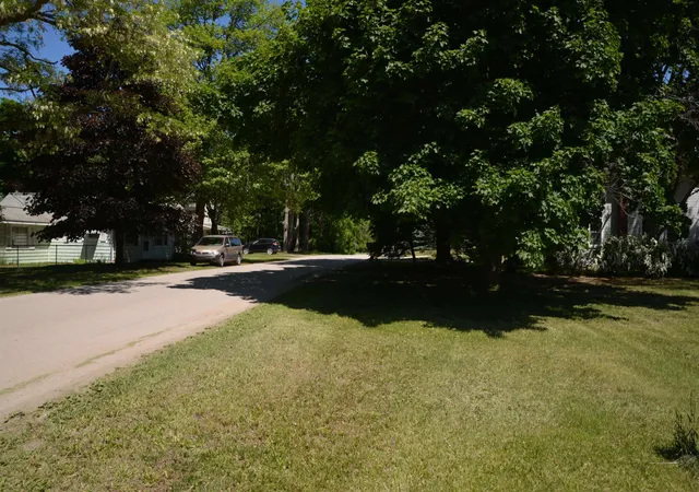 5th image of 114 W Second St, Elk Rapids, MI 49629 | MLS# 80072666
