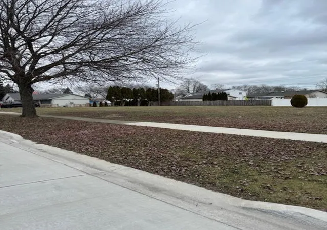 2nd image of 1234 John L Dr, Monroe, MI 48162 | MLS# 70448623