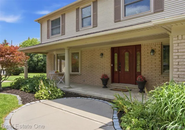 1st image of 4166 Cherrywood Dr, Troy, MI 48098 | MLS# 61014367