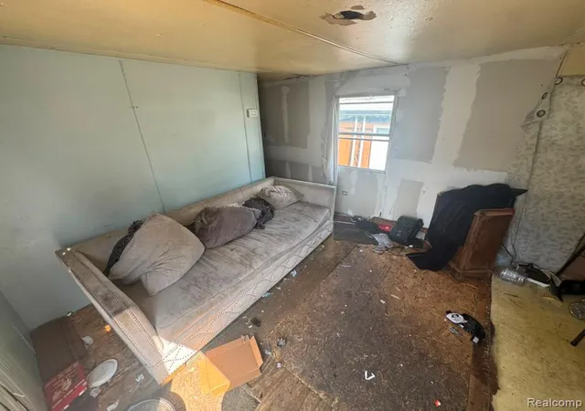Photo 2 of Manufactured home for sale at 4128 Pelham St Lot B9, Dearborn Heights, MI 48125 | MLS# 61025025 | Listing updated on 2026-08-28