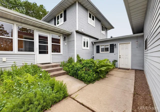Photo 2 of Single family home for sale at N4561 County Rd 577, Wallace, MI 49893 | MLS# 50214470 | Listing updated on 2026-08-17