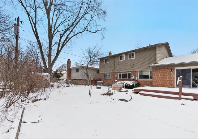 69th image of 2881 N Baylis Dr, Ann Arbor, MI 48108 | MLS# 70510126