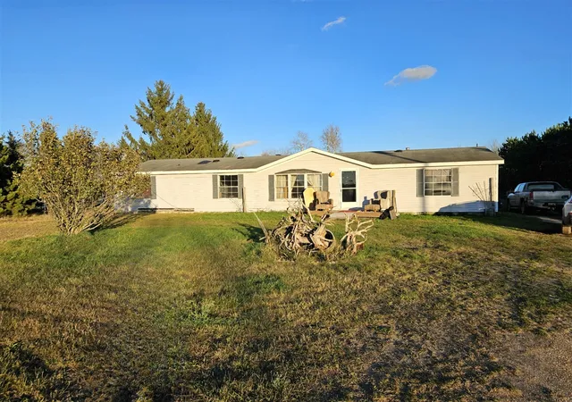 Homes for sale in Evart, MI | 9156 50th Ave, Evart, MI 49631 | MLS# 70506746
