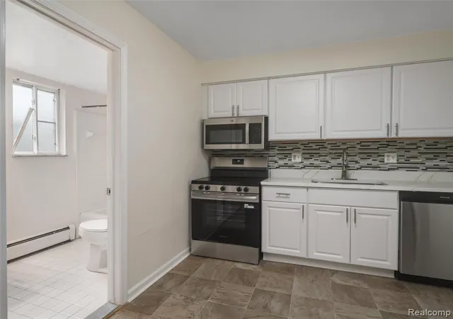 Listing Photo 4 - Condo for sale in building located at 38576 Meadowdale St, Clinton Township, MI 49236