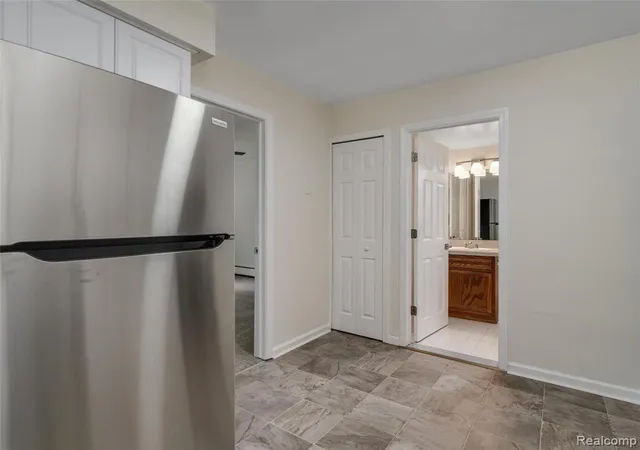 Listing Photo 5 - Condo for sale in building located at 38576 Meadowdale St, Clinton Township, MI 49236