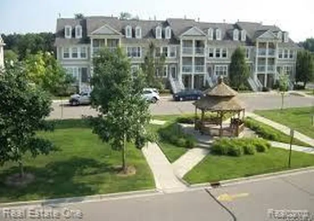 Homes for sale in Lake Orion, MI | 200 Park Green Dr #76, Lake Orion, MI 48362 | MLS# 61003716