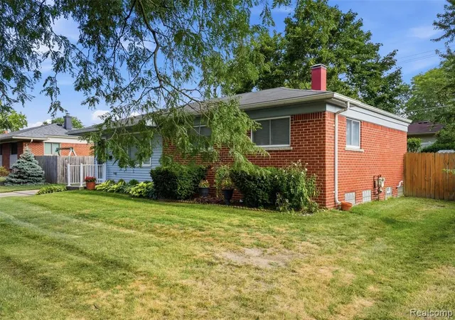Photo 3 of Single family home for sale at 38477 Ann Arbor Trl, Livonia, MI 48150 | MLS# 61023162 | Listing updated on 2026-09-01