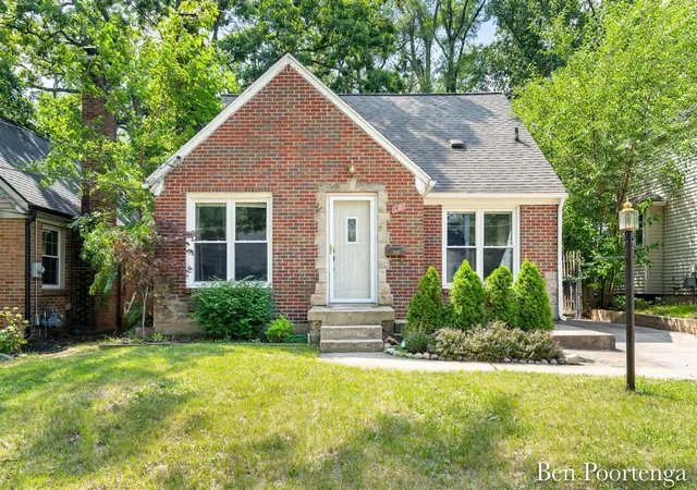 Photo 1 of Sale Pending at 1435 Philadelphia Ave, Grand Rapids, MI 49507 | MLS# 70550699 | Listing updated on 2026-09-11
