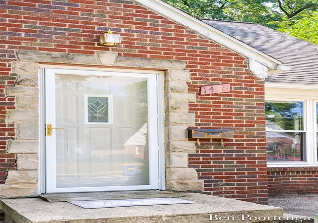 Photo 3 of Sale Pending at 1435 Philadelphia Ave, Grand Rapids, MI 49507 | MLS# 70550699 | Listing updated on 2026-09-11