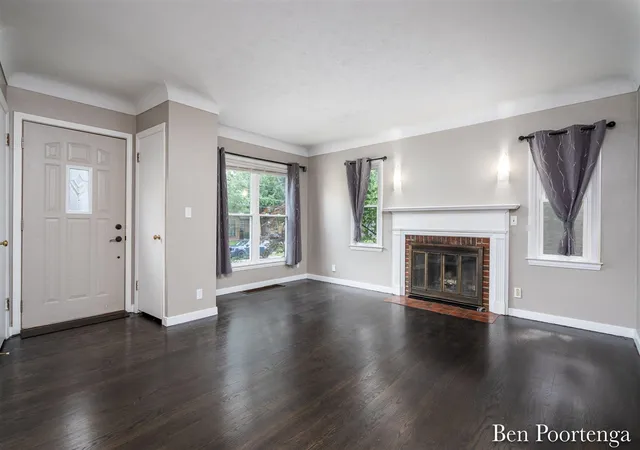Photo 4 of Sale Pending at 1435 Philadelphia Ave, Grand Rapids, MI 49507 | MLS# 70550699 | Listing updated on 2026-09-11