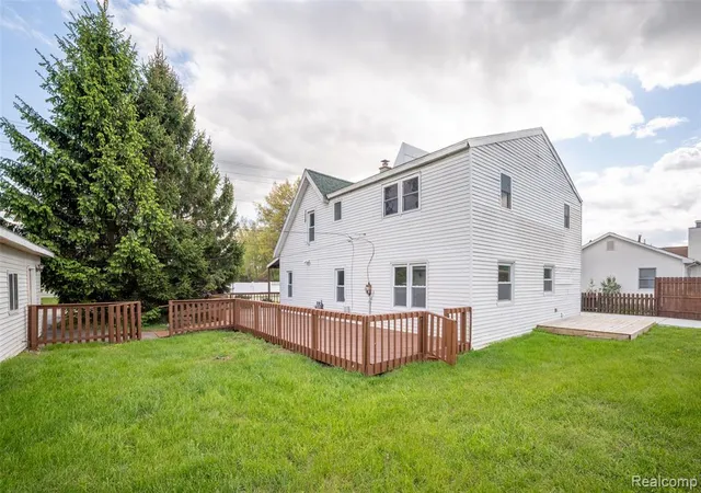 Homes for sale in Walled Lake, MI | 420 Wellsboro St, Walled Lake, MI 48390 | MLS# 60993898